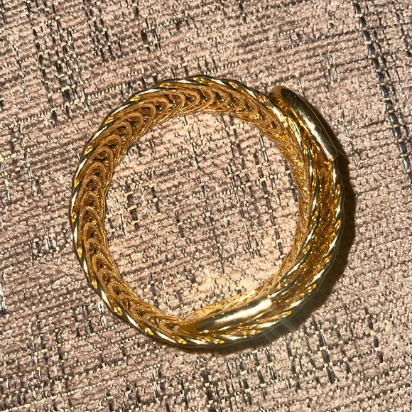 COPY - Selling gold plated buckle bracelet ⭐️ - Picture 3 of 3